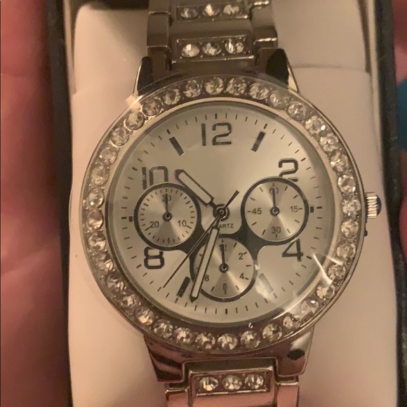 Brand New Watch - Picture 1 of 4